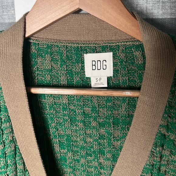 BDG Oversized Sweater Cardigan - Picture 4 of 6